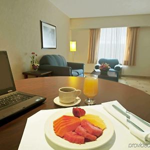 Fiesta Inn Toluca Tollocan
